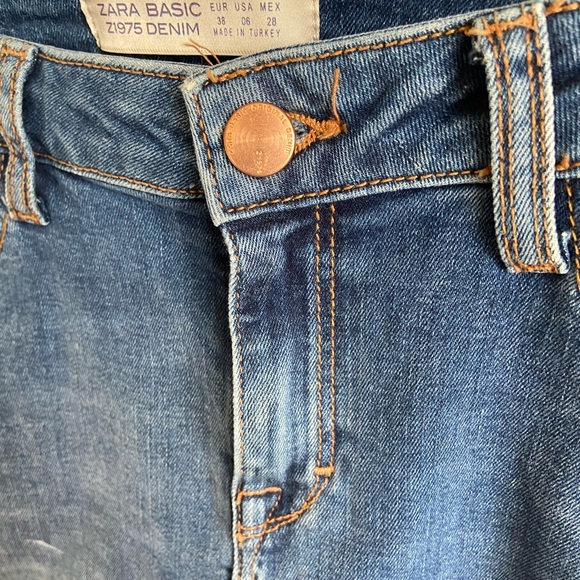 Jeans with red and white lining from Zara - Picture 5 of 10